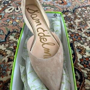 Sam Edelman flat in beige. Never worn. Still in original box.